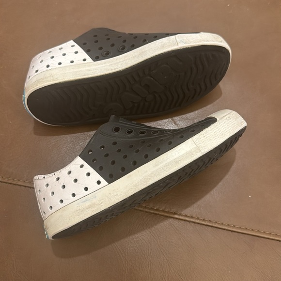 Size 10 tuxedo natives - Picture 2 of 2